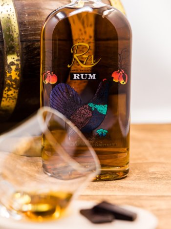 Rum R74 aged az-5920.jpg
